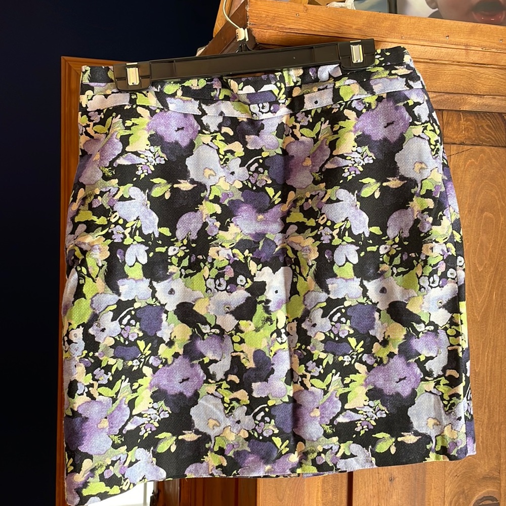 Loft skirt size 10. Purple floral, cotton